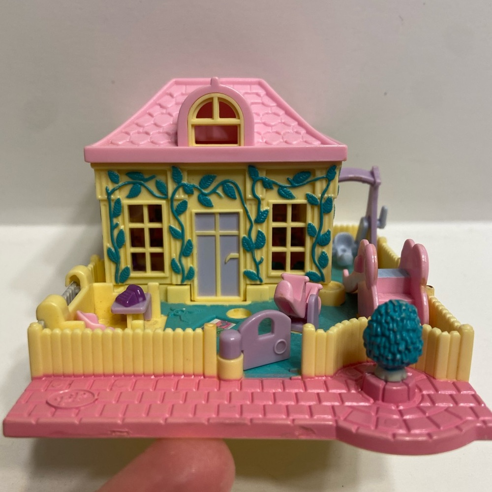 Polly Pocket Nursery School Vintage 1994 Playset with 1 Baby Figure Imperfect